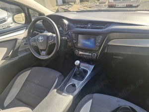 Se vinde TOYOTA AVENSIS edition S 2016 - imagine 4