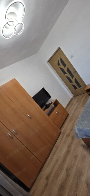 Inchiriez apartament 3 camere decomandat - imagine 3