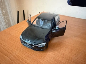 Vand macheta 1:24 Bmw 335 f30 negru 1:1 impecabila