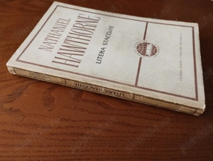 39. Carte, Litera stacojie, Nathaniel Hawthorne  - imagine 3