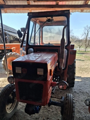 vînd tractor utb 445