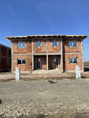 Proprietar, de vanzare duplex mare (253mp construiti si 530mp teren per unitate),