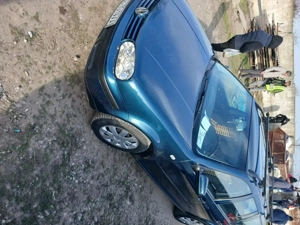 vand vw golf 4 an 2001.benzina. 1000 E.