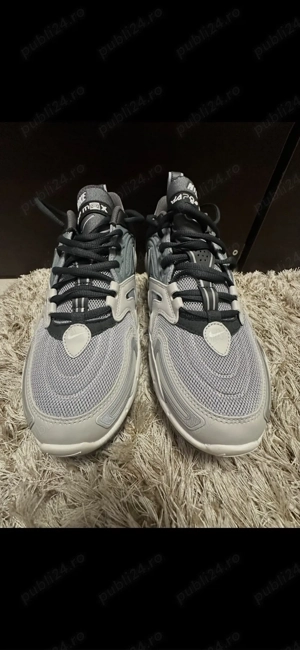 Nike  Iconici    Must -Have - imagine 2