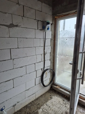 De vanzare casa cu 3 camere ,terasa de 25 metri patrati si gradina - imagine 5
