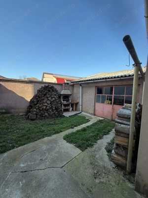 Vand casa versatila cu garaj si beci Oradea, zona Rogerius - imagine 2