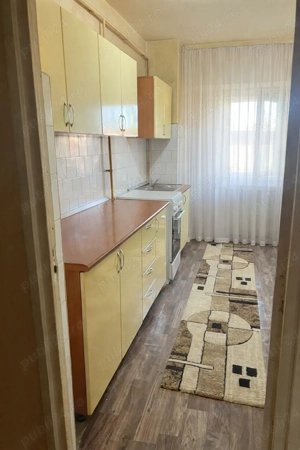 Apartament 3 camere decomandat ultracentral Reșița Sud - imagine 8