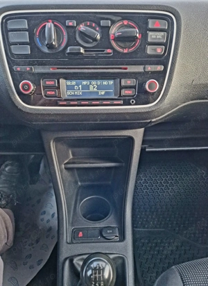VW UP 2012 1.0 benzina 60cai - imagine 6