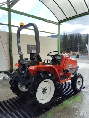 Vând Tractorașe Kubota aste 4x4 