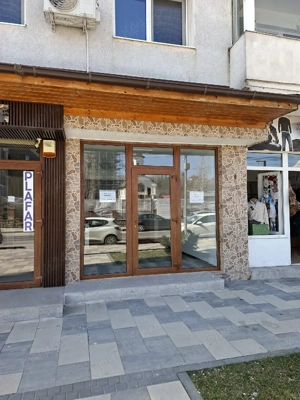 Ofer spre închiriere spațiu comercial în Pucioasa 