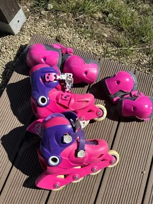 Role pentru fete - 28 30 cu set protecție inclus