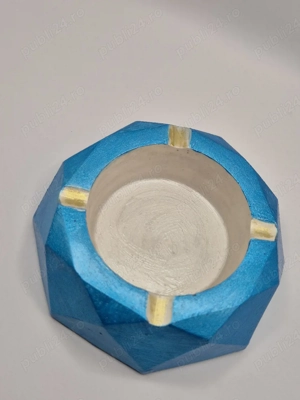 Scrumiera din ceramica 