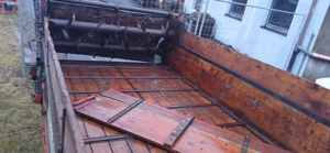 Remorca impastiat gunoi  - imagine 3