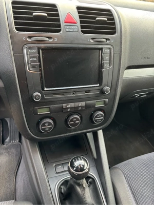 Volkswagen Jetta - imagine 3