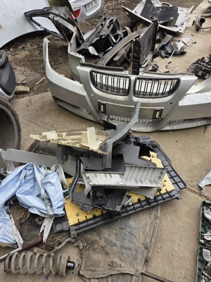 Dezmembrez BMW E91/90 320d - imagine 2