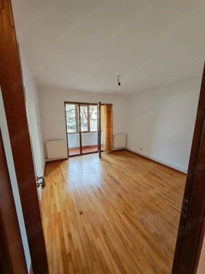 Vând apartament 3 camere decomandat  - imagine 3