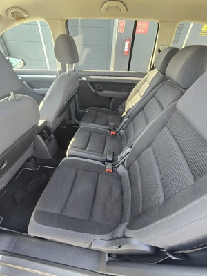 Touran 1,9 105cai,7locuri,140.000km originali - imagine 9