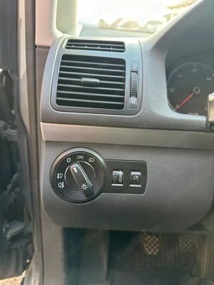 Volkswagen Touran 2.0 diesel  - imagine 4