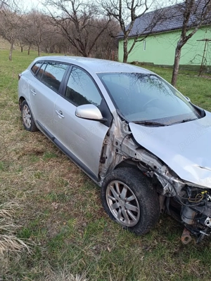 Dezmembrez Renaul Megane  - imagine 3