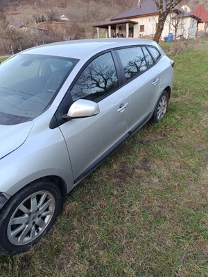 Dezmembrez Renaul Megane  - imagine 4