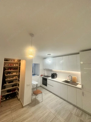 Vând apartament cu 3 camere  - imagine 3