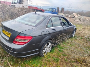 Mercedes c clas 2011 se vinde pentru piese  - imagine 3