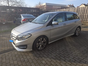 Vând Mercedes-Benz B 180