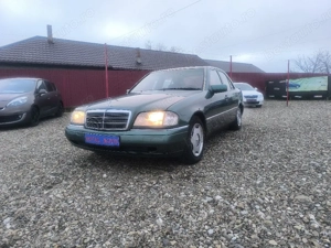 Mercedes-Benz C220 1993 2200 Benzina Posibilitatea Rate  VEHICUL ISTORIC 