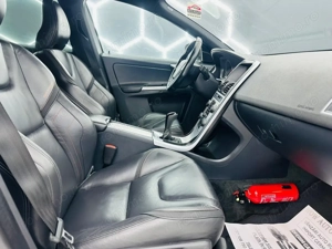 VOLVO Xc-60 - imagine 16