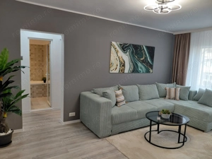 De vanzare apartament  3 Camere Micro 16 – Renovat, Mobilat, Etaj 2 - imagine 2