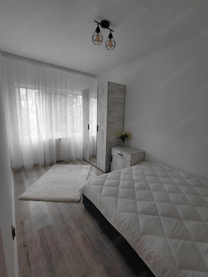 De vanzare apartament  3 Camere Micro 16 – Renovat, Mobilat, Etaj 2 - imagine 16