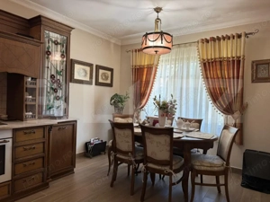 Proprietate Excepțională – Eleganță, Mobilier Unicat, Materiale Premium - imagine 7