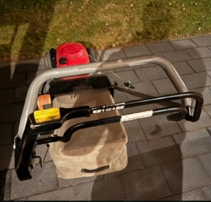 Masina de tuns gazon cu tracțiune 