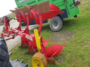 Plug reversibil cu 3 trupițe