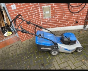 Mașină pt gazon cu tracțiune 