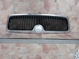 Grila capota Octavia 2 - imagine 2