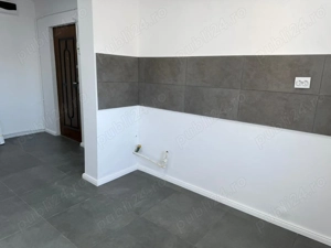Decomandat, 2 camere, Bd.DACIA, stradal, deasupra la notariat. - imagine 2