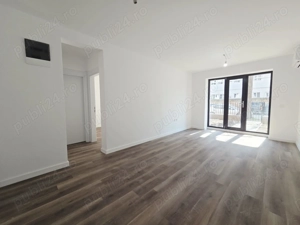 Apartament cu potențial pentru spațiu comercial sau birou
