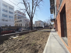 Apartament cu potențial pentru spațiu comercial sau birou - imagine 10