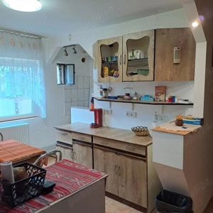 Steaua, COMISION 0, 2 camere, decomandat, etaj 3, centrala, AC,cu potential - imagine 3