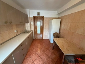 Apartament 3 camere, etaj 1, zona Kaufland, 83mp, predare imediata - imagine 3