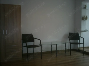 Vand garsoniera situata in Brasov Centrul Civic strada Toamnei