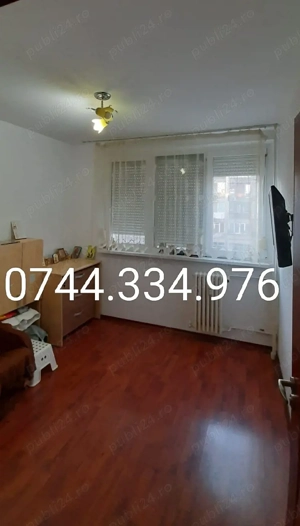 vand apartament 4 camere decomandat