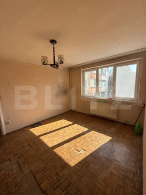 Apartament cu 3 camere, etaj intermediar, zona Tribunal