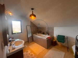 Casă spațioasă cu 3 dormitoare, două terase și două fronturi–15 km de Bistrita - imagine 16