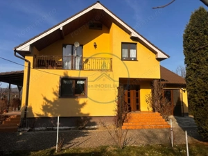 Casă spațioasă cu 3 dormitoare, două terase și două fronturi–15 km de Bistrita - imagine 3