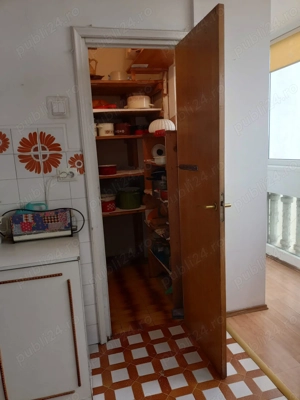 DE VANZARE apartament 3 camere 2bai.zona Unirii, Rond Cosbuc,et.4din8 - 300000 euro - imagine 3