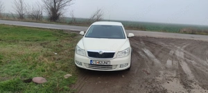Vând Skoda Octavia II 1,9 TDI  105 Cp an fab 2010 - imagine 2