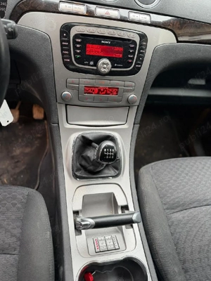 Ford Galaxy Ghia  - imagine 9