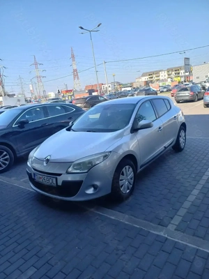 Renault Megane hatchback din 2011, benzina, 130.000 km1600 cmc, 110 CP, 